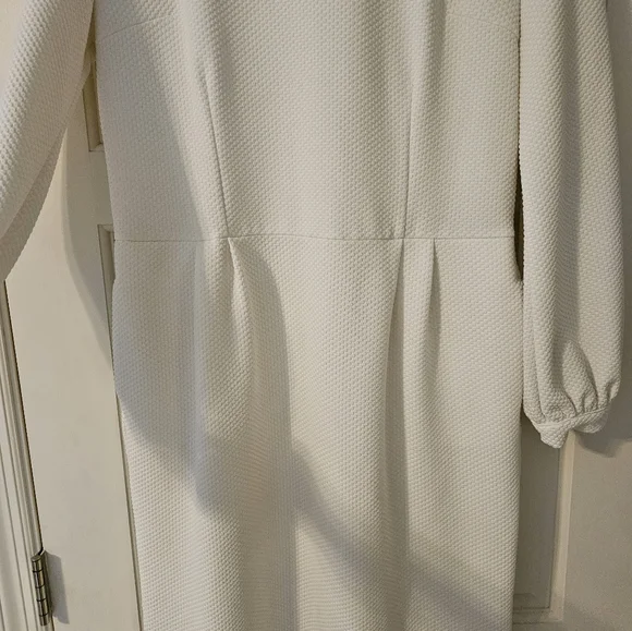 Women's white dress - Picture 2 of 8